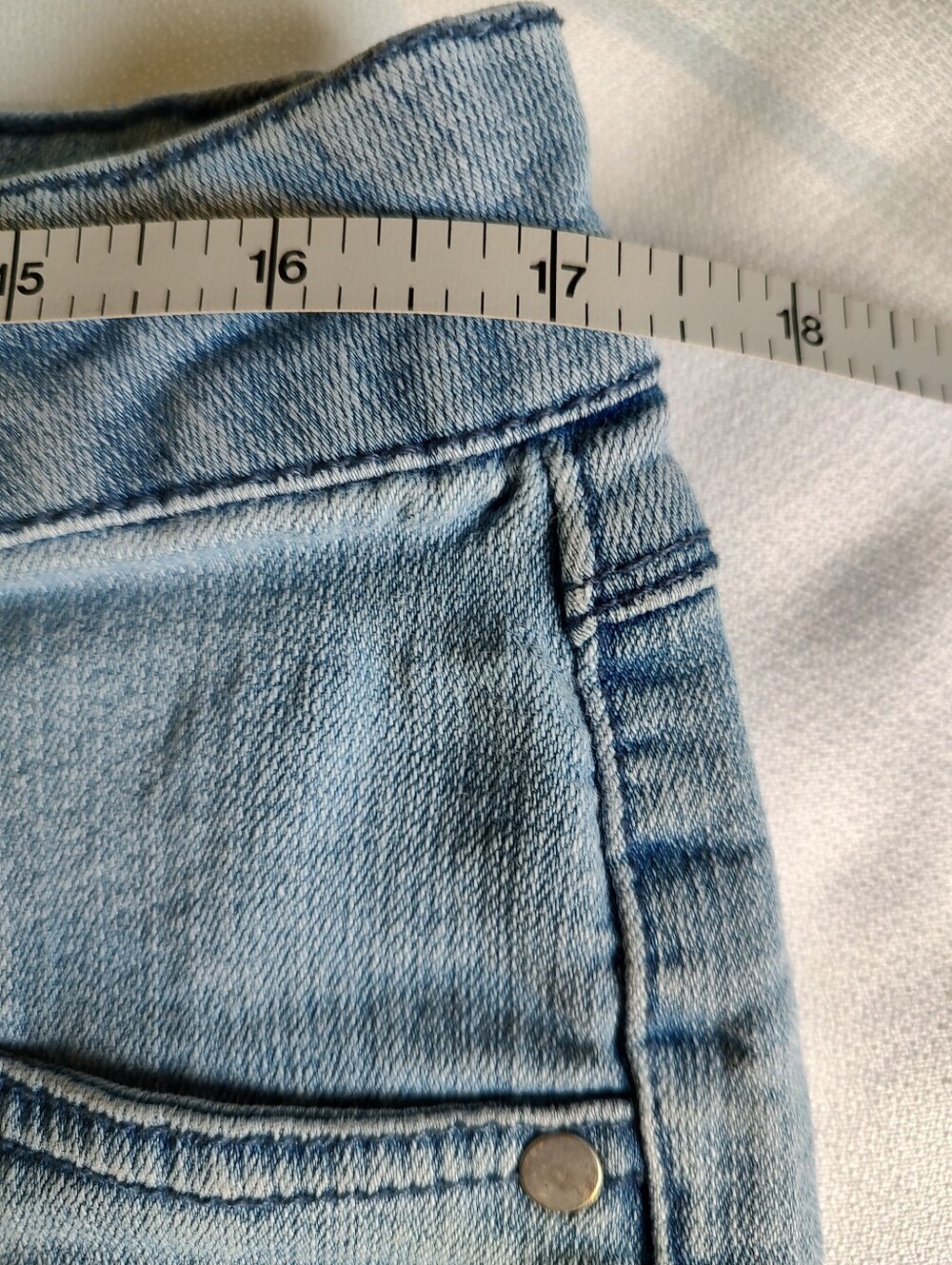 EUC D.Jeans Embroidered Jeans - Picture 9 of 11